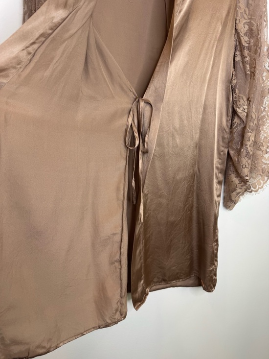 Hunkemöller Noir collection Taupe Lace-Sleeve Satin Robe Kimono Silk - Picture 5 of 11